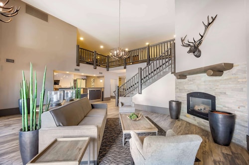 Best Western Plus Kalispell/Glacier Park West Hotel & Suites