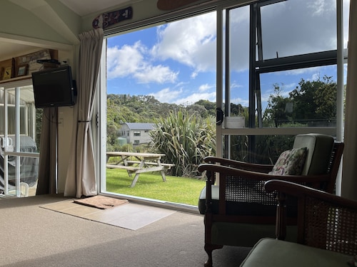 SANDY BAY - Sublime beachside